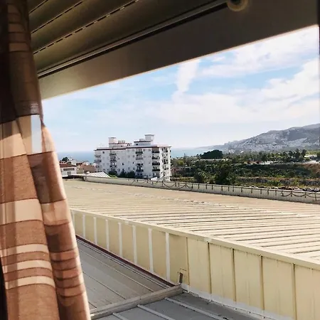 En El Centro De Nerja. شقة نيرخا