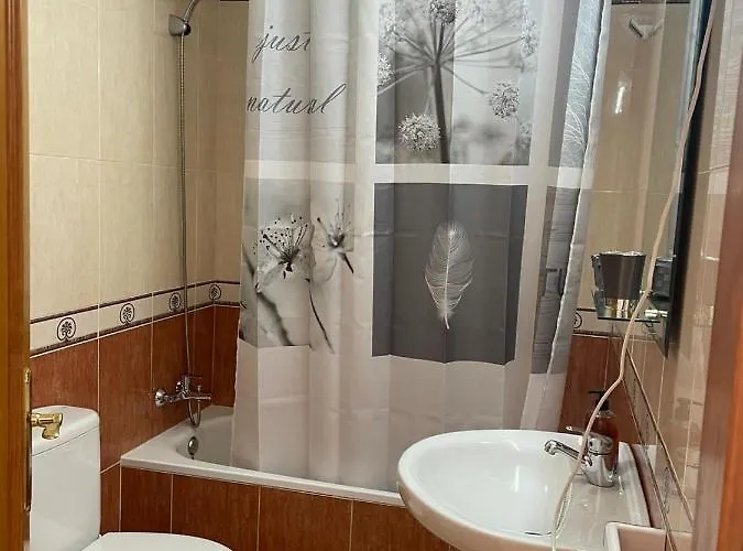 En El Centro De Nerja. דירה