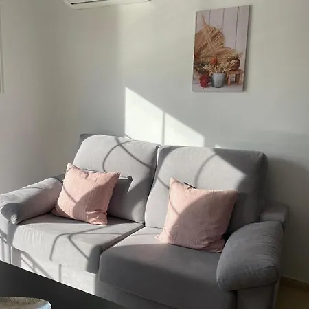 Apartamento En El Centro De Nerja. *