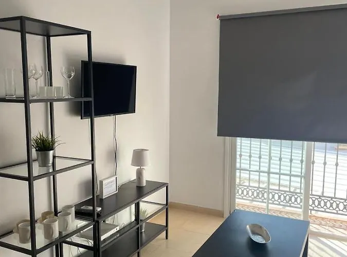 En El Centro De Nerja. * Нерха