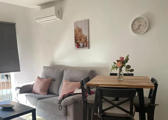 En El Centro De Nerja. Apartment *